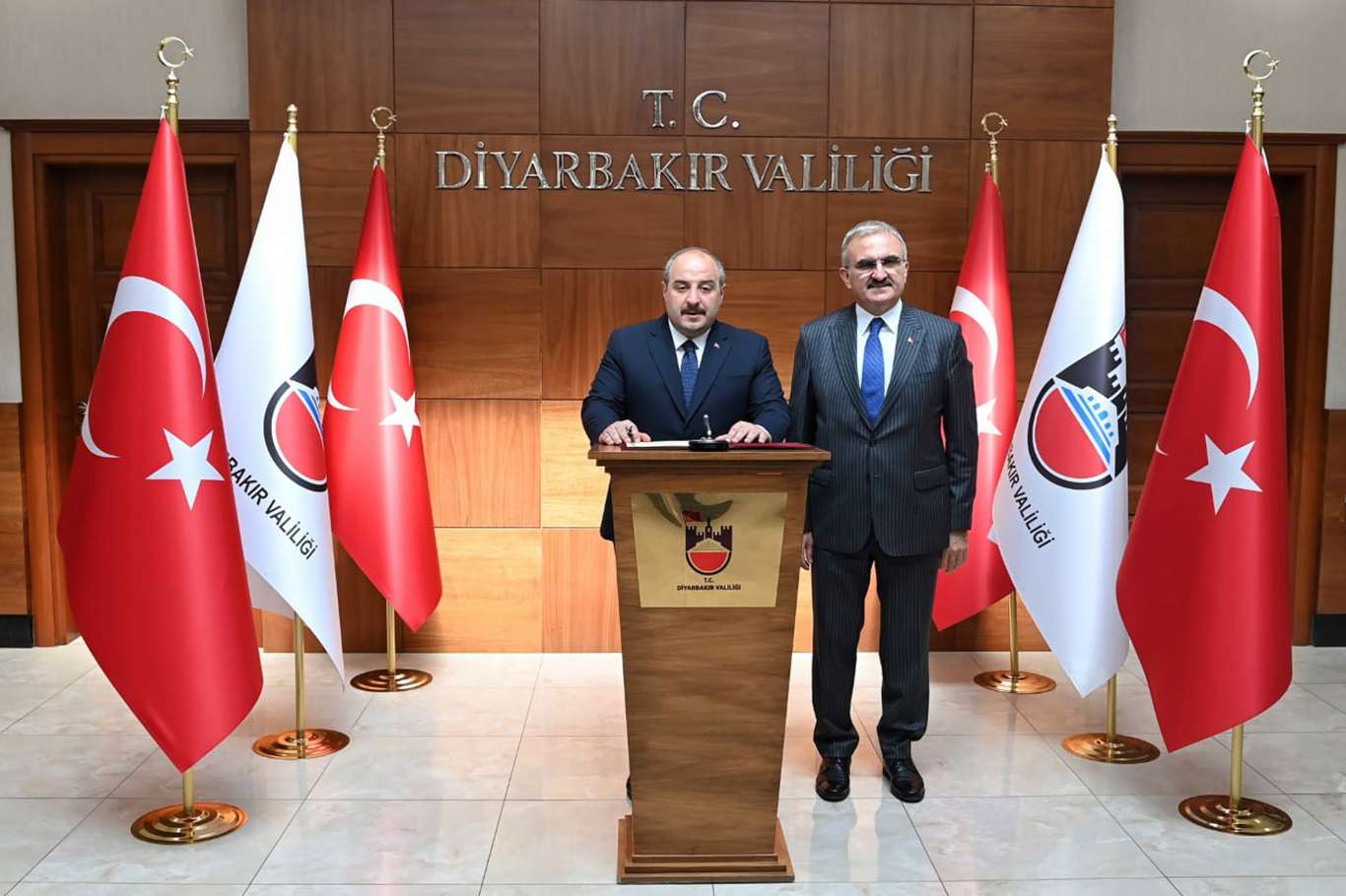 Sanayi ve Teknoloji Bakanı Varank Diyarbakır'da
